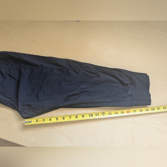 LULULEMON In Flux Crop Pants Size 4 Black Color With Pockets - Picture 16 of 16